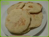   Pane arabo o pita (in padella) - Pan árabe o pan de pita (hecho en la sartén)